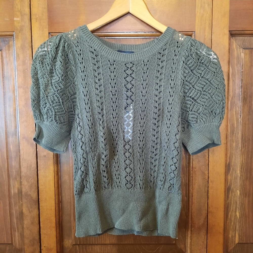 🛍 NWT Express Dark Olive Green Open Knit Short Puff Sleeve Sweater Size XS